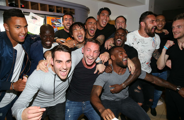 Планета се диви Лестеру